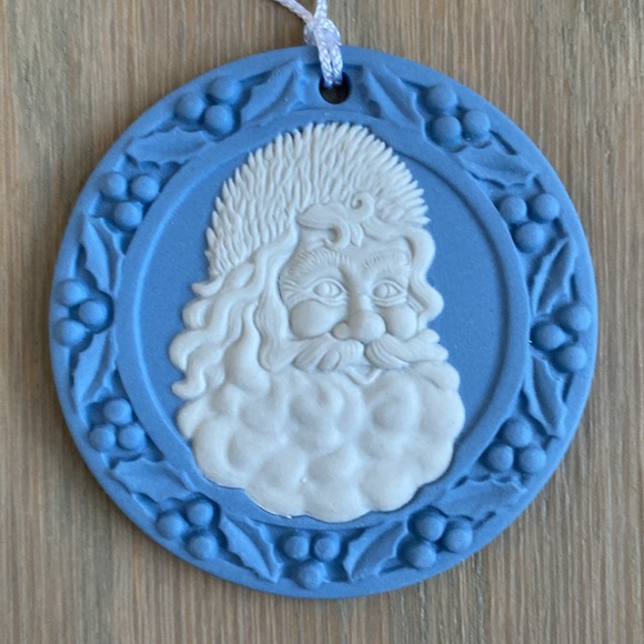 Wedgwood Jasperware Holiday Ornament - Santa Claus - Picture 1 of 6